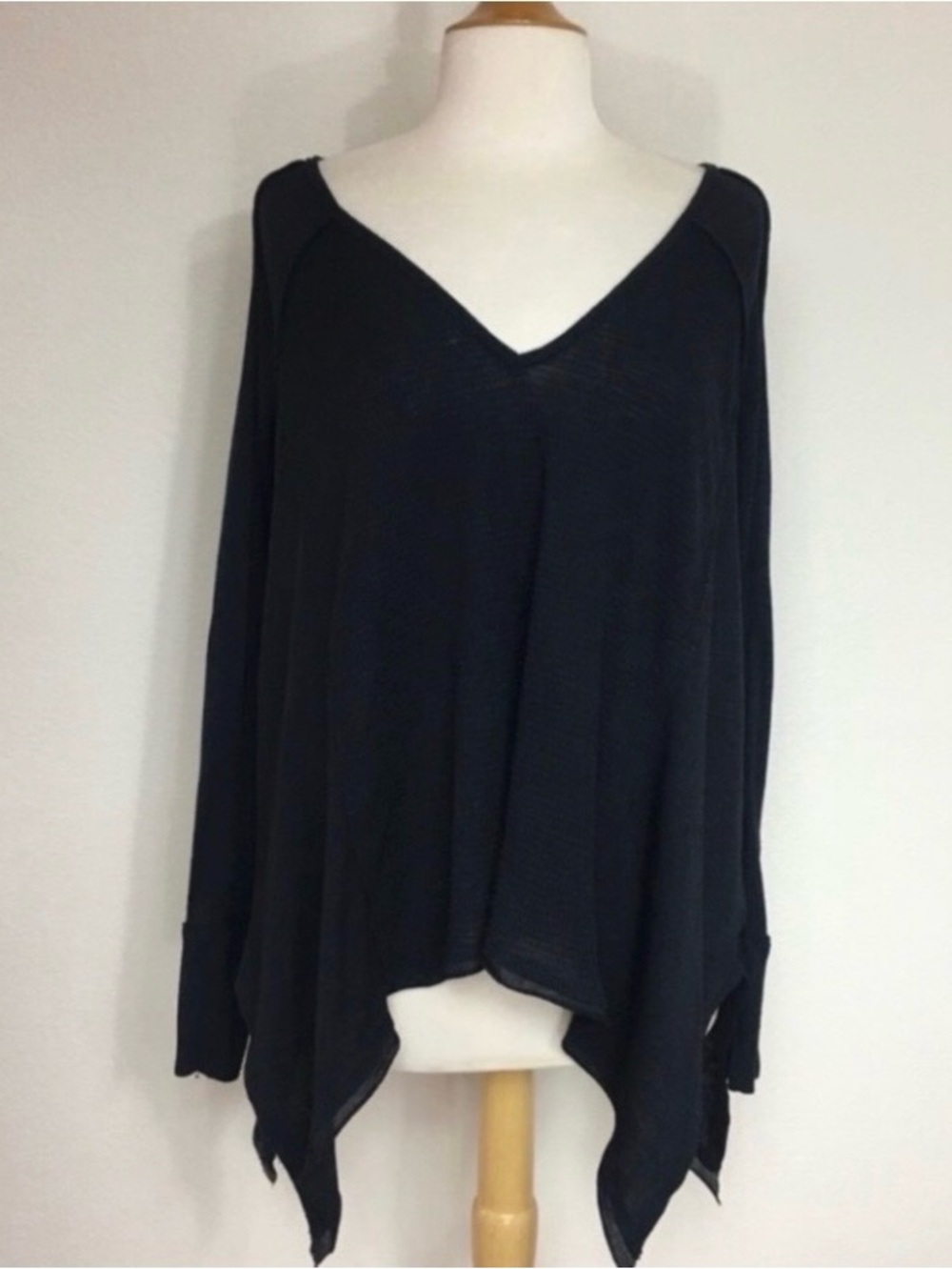 Free People Women Black V Neck Waffle Knit Soft Oversize Uneven Hem Tunic Size S